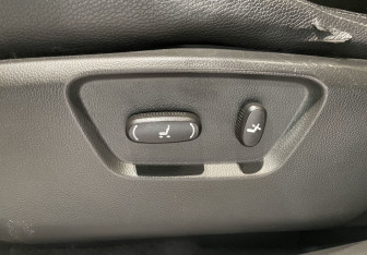 Подержанный автомобиль Chevrolet Captiva 2014 года (16 фото)