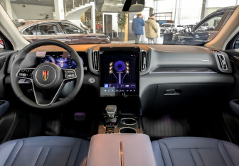 Новый Hongqi HS3 2024 (10 фото)