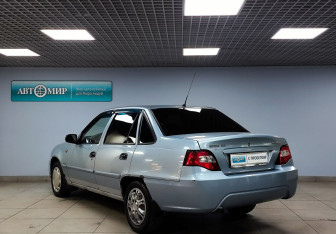 Подержанный автомобиль Daewoo Nexia Sedan 2012 года (7 фото)