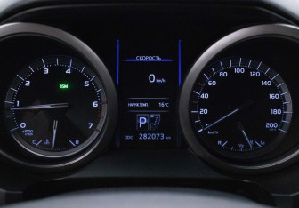 Подержанный автомобиль Toyota Land Cruiser Prado 2014 года (12 фото)