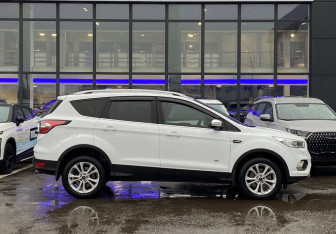 Подержанный автомобиль Ford Kuga 2018 года (4 фото)
