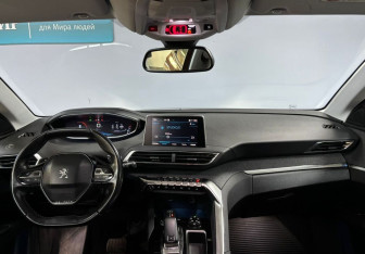 Подержанный автомобиль Peugeot 3008 2017 года (12 фото)