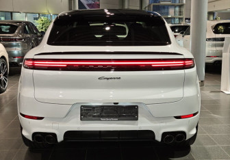 Новый Porsche Cayenne 2025 (3 фото)