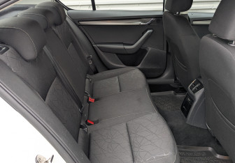 Подержанный автомобиль Skoda Octavia Liftback 2019 года (12 фото)