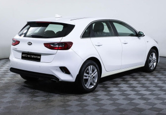 Подержанный автомобиль Kia Ceed Hatchback 2020 года (3 фото)