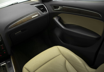 Подержанный автомобиль Audi Q5 2013 года (25 фото)
