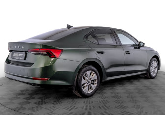 Подержанный автомобиль Skoda Octavia Liftback 2021 года (5 фото)
