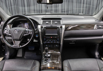Подержанный автомобиль Toyota Camry Sedan 2015 года (14 фото)