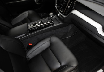 Подержанный автомобиль Volvo XC60 2019 года (29 фото)