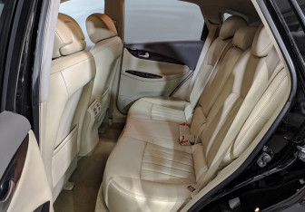 Подержанный автомобиль Infiniti QX50 2015 года (18 фото)