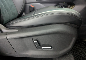 Подержанный автомобиль Geely Monjaro 2023 года (26 фото)