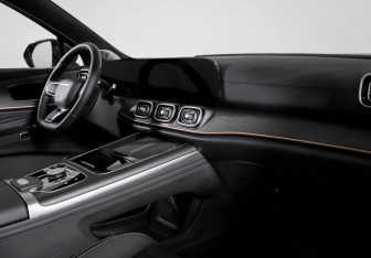 Подержанный автомобиль Jaecoo J8 2024 года (9 фото)