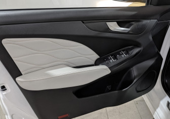 Подержанный автомобиль Kaiyi E5 2023 года (19 фото)