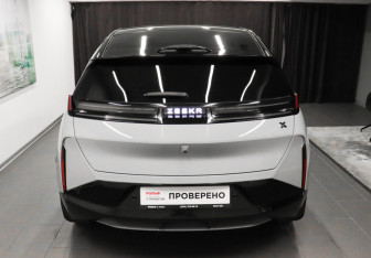 Подержанный автомобиль Zeekr X 2023 года (5 фото)