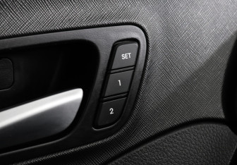 Подержанный автомобиль Hyundai Santa Fe 2016 года (15 фото)