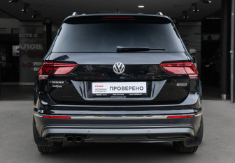Подержанный автомобиль Volkswagen Tiguan 2018 года (5 фото)