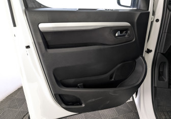 Подержанный автомобиль Citroen SpaceTourer 2021 года (19 фото)