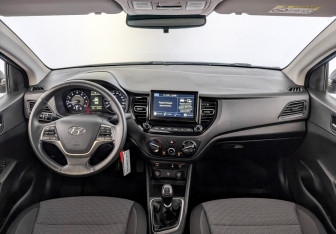 Подержанный автомобиль Hyundai Solaris Sedan 2021 года (14 фото)