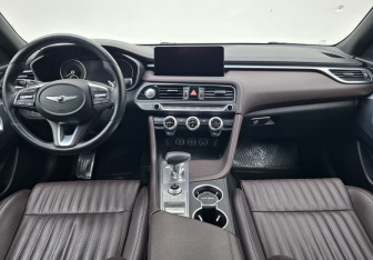 Подержанный автомобиль Genesis G70 2021 года (14 фото)