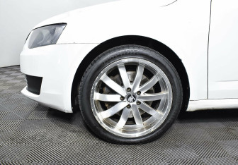 Подержанный автомобиль Skoda Octavia Wagon 2015 года (7 фото)