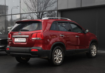 Подержанный автомобиль Kia Sorento 2010 года (5 фото)