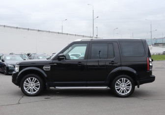 Подержанный автомобиль Land Rover Discovery 2014 года (8 фото)