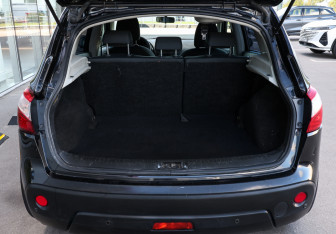 Подержанный автомобиль Nissan Qashqai 2013 года (9 фото)