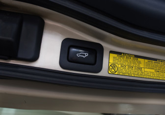 Подержанный автомобиль Lexus LX 2008 года (20 фото)