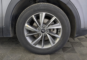 Подержанный автомобиль Hyundai Santa Fe 2019 года (12 фото)