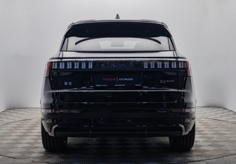 Подержанный автомобиль Lynk&Co 09 2024 года (4 фото)