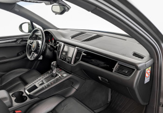 Подержанный автомобиль Porsche Macan 2014 года (11 фото)