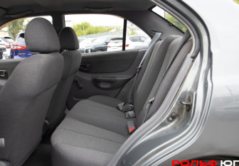 Подержанный автомобиль Hyundai Accent Sedan 2005 года (8 фото)