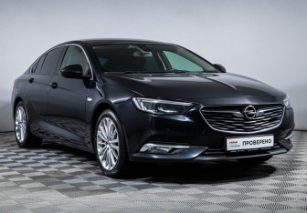 Подержанный автомобиль Opel Insignia Liftback 2019 года (3 фото)