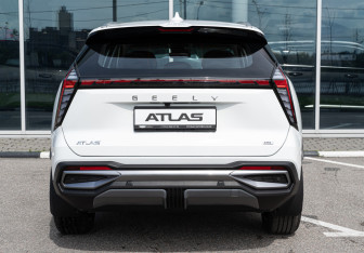 Новый Geely Atlas 2025 (5 фото)