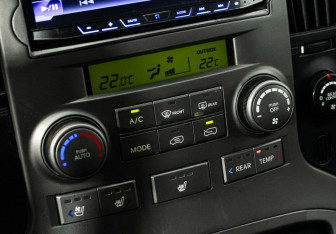 Подержанный автомобиль Hyundai Grand Starex 2012 года (9 фото)