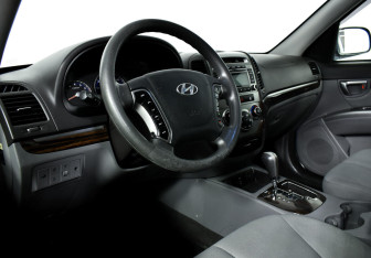 Подержанный автомобиль Hyundai Santa Fe 2012 года (7 фото)