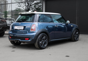 Подержанный автомобиль MINI Hatch 2009 года (4 фото)