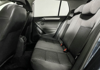 Подержанный автомобиль Volkswagen Golf Hatchback 2011 года (10 фото)