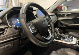 Подержанный автомобиль Chery Tiggo 8 2021 года (10 фото)