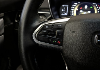 Подержанный автомобиль Geely Atlas Pro 2023 года (25 фото)
