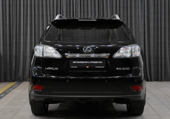Подержанный автомобиль Lexus RX 2010 года (5 фото)