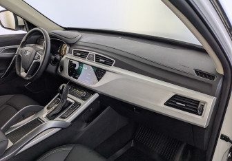 Подержанный автомобиль Geely Atlas 2021 года (21 фото)