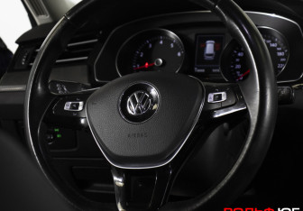 Подержанный автомобиль Volkswagen Passat Wagon 2016 года (14 фото)