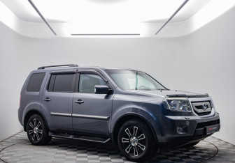 Подержанный автомобиль Honda Pilot 2011 года (3 фото)