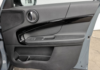 Подержанный автомобиль MINI Countryman 2021 года (25 фото)