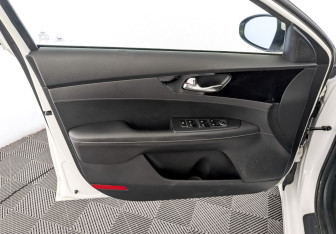 Подержанный автомобиль Kia Cerato Sedan 2020 года (19 фото)