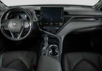 Подержанный автомобиль Toyota Camry Sedan 2021 года (11 фото)