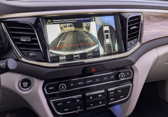 Подержанный автомобиль GAC GS8 2021 года (27 фото)