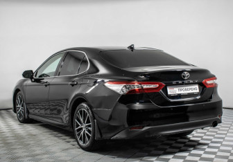 Подержанный автомобиль Toyota Camry Sedan 2021 года (7 фото)