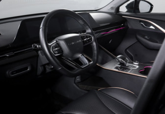 Подержанный автомобиль Omoda C5 2023 года (14 фото)